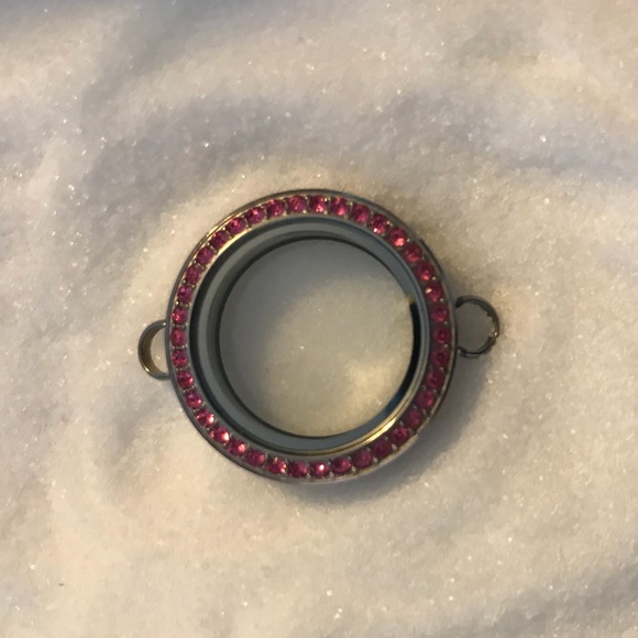 Origami Owl Jewelry - Medium Silver Twist Link Locket with Pink Crystals Origami Owl Jewelry - Medium Silver Twist Link Locket with Pink Crystals